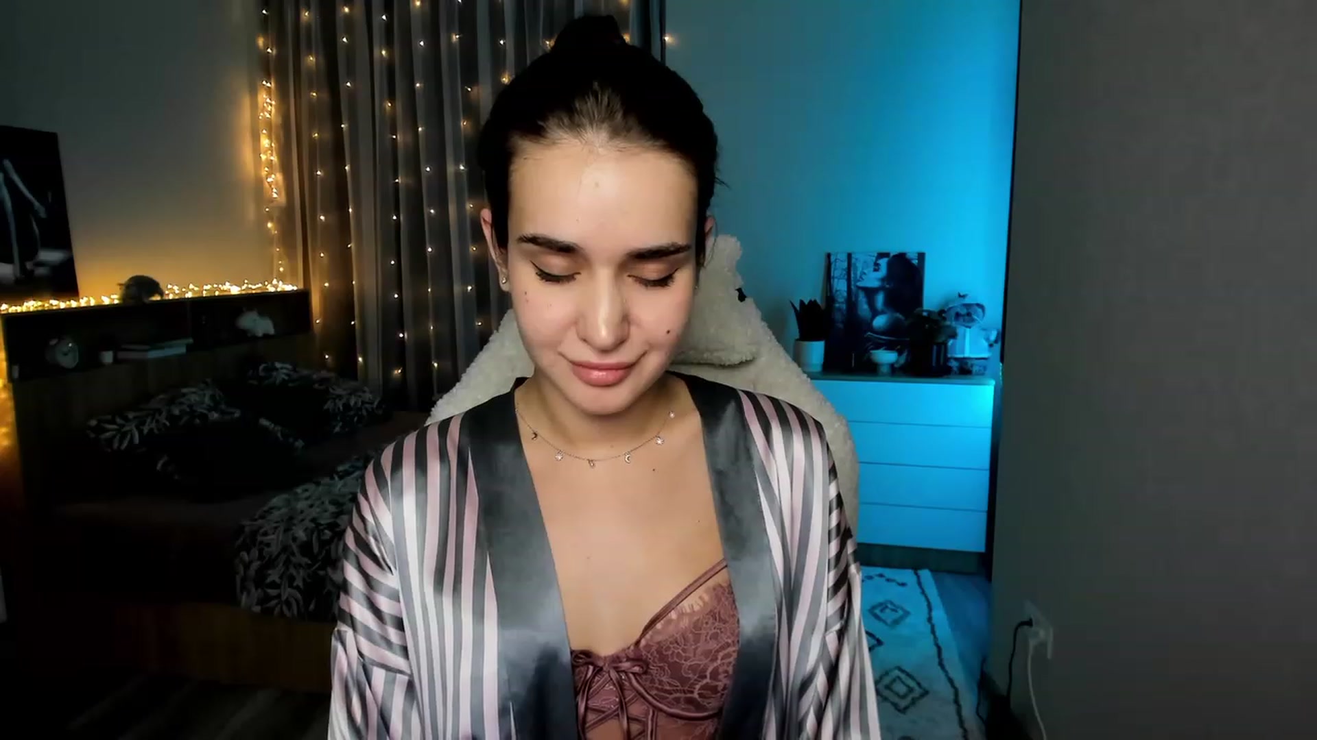 Gallery image thumbnail from Ellies_Smile's myfreecams stream on, 02/19/2024, 16:48 image 17 of 20