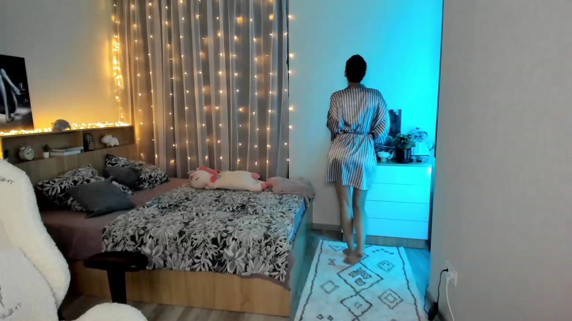 Gallery image thumbnail from Ellies_Smile's myfreecams stream on, 02/19/2024, 16:48 image 18 of 20