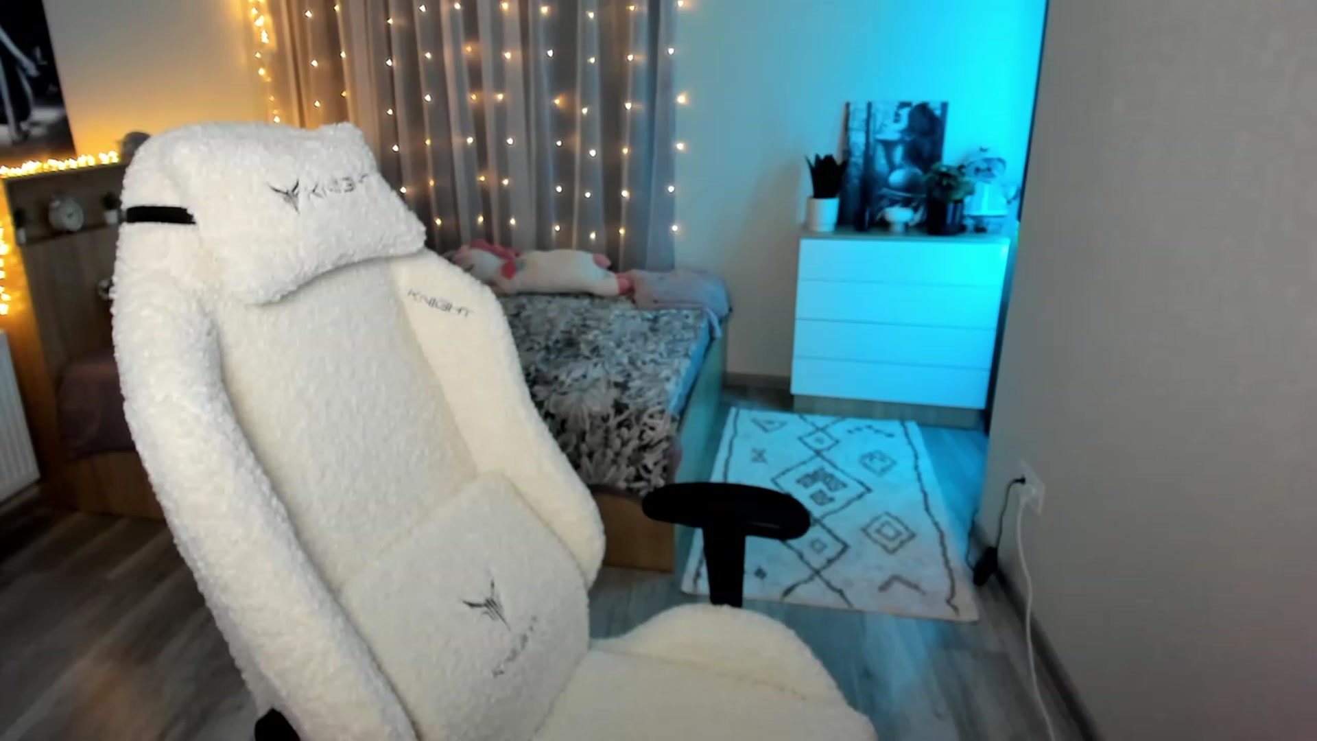 Gallery image thumbnail from Ellies_Smile's myfreecams stream on, 02/19/2024, 17:46 image 20 of 20