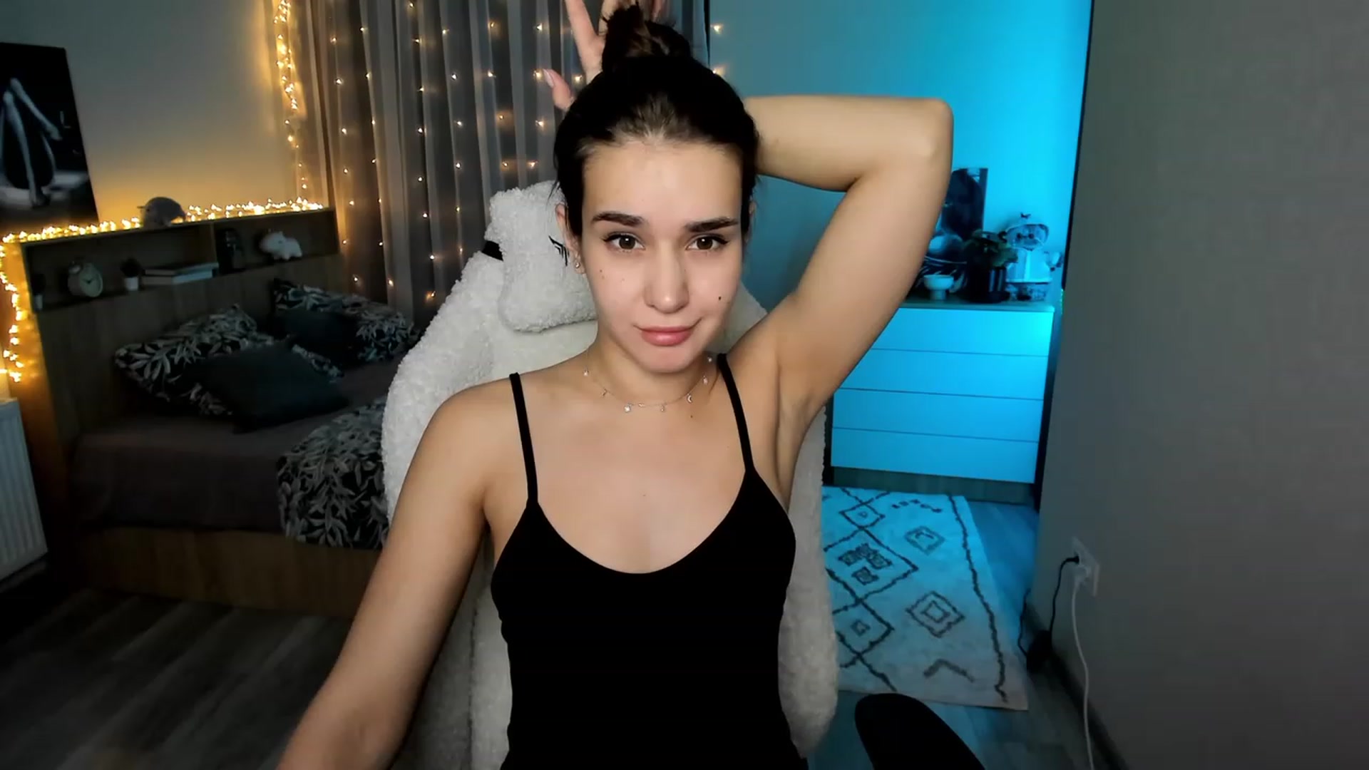 Gallery image thumbnail from Ellies_Smile's myfreecams stream on, 02/19/2024, 17:46 image 12 of 20