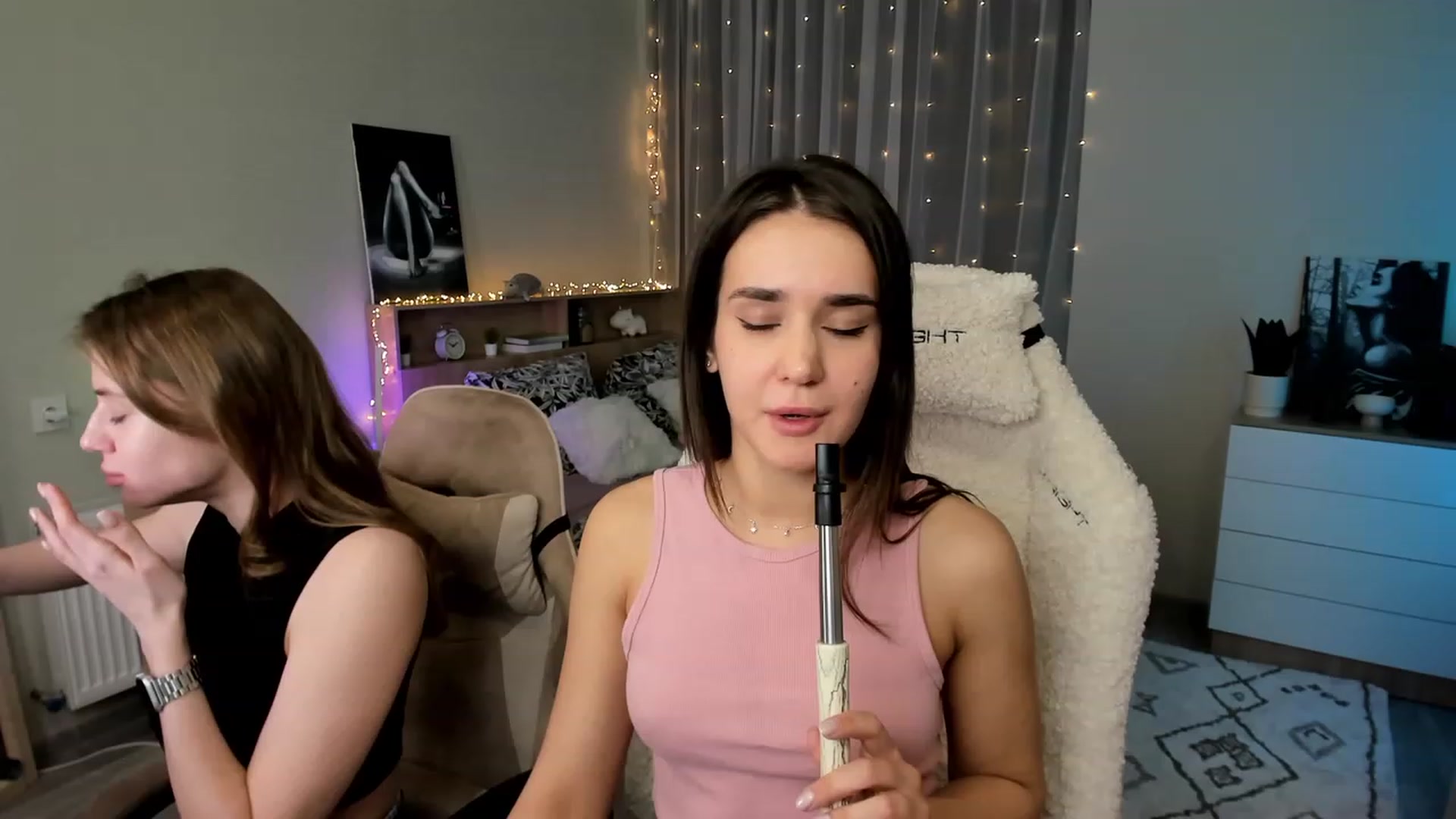 Gallery image thumbnail from Ellies_Smile's myfreecams stream on, 02/20/2024, 18:00 image 19 of 20