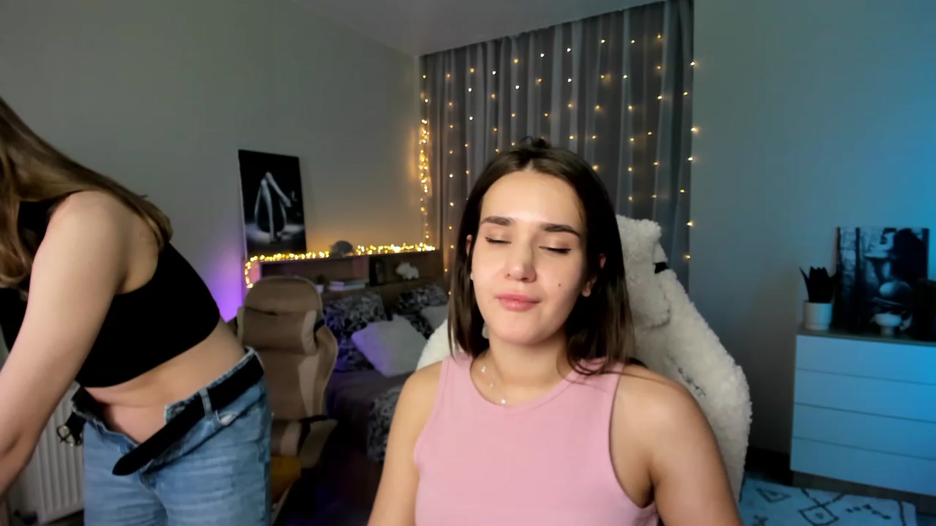 Gallery image thumbnail from Ellies_Smile's myfreecams stream on, 02/20/2024, 19:48 image 15 of 20