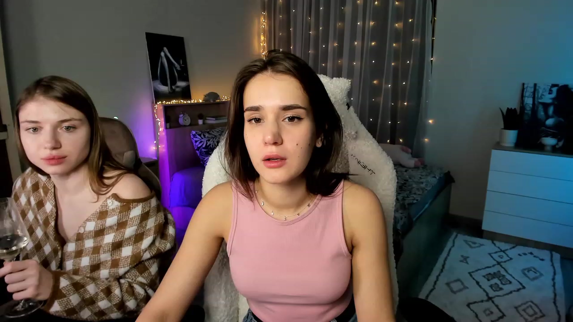 Gallery image thumbnail from Ellies_Smile's myfreecams stream on, 02/21/2024, 24:20 image 11 of 20