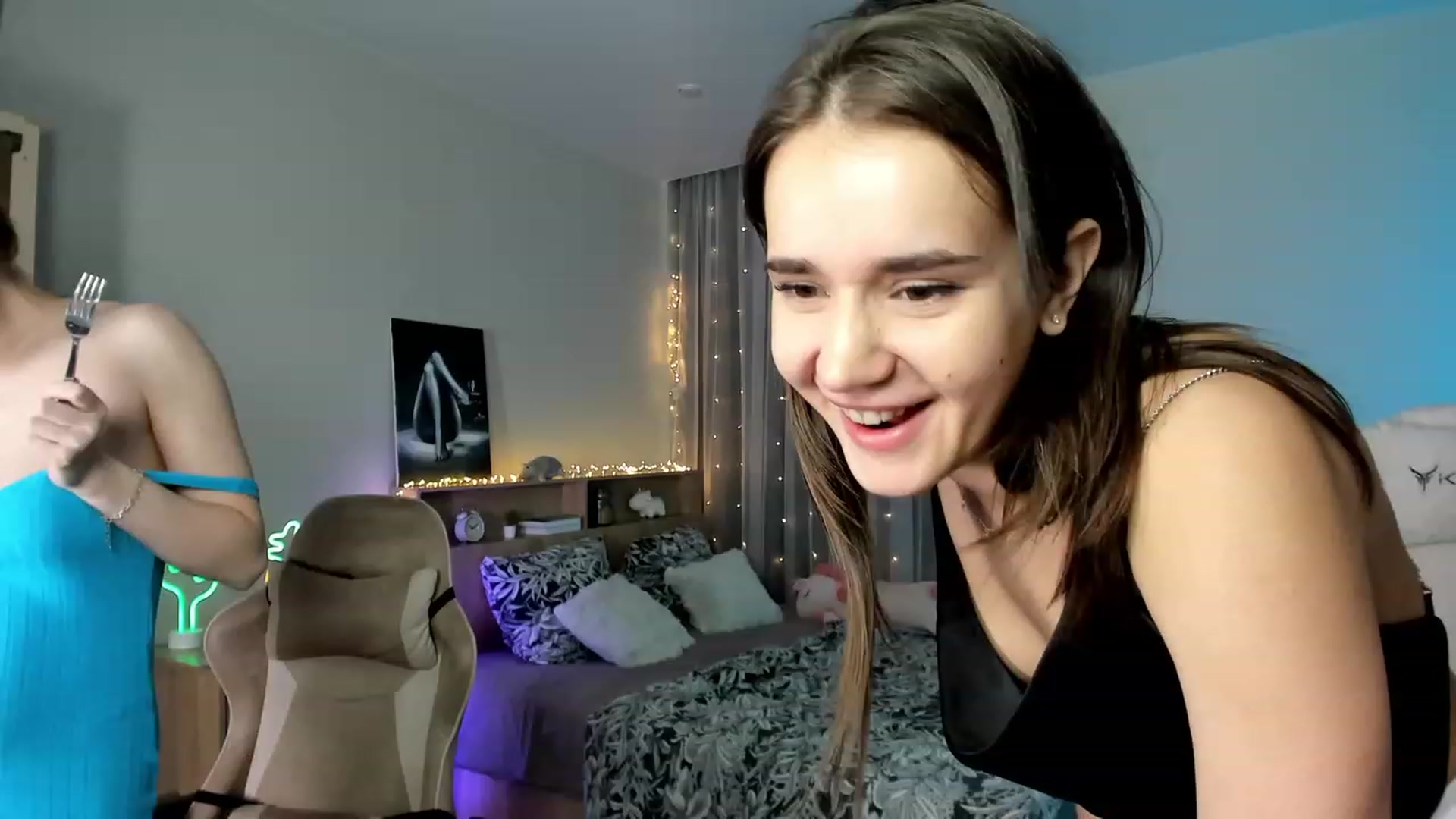 Gallery image thumbnail from Ellies_Smile's myfreecams stream on, 02/21/2024, 03:07 image 14 of 20