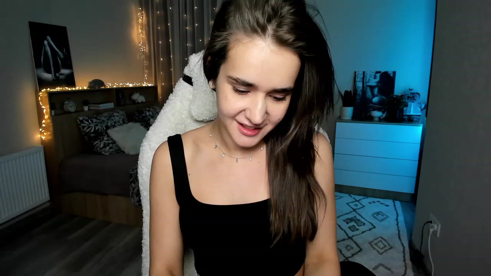 Gallery image thumbnail from Ellies_Smile's myfreecams stream on, 02/23/2024, 18:08 image 9 of 20