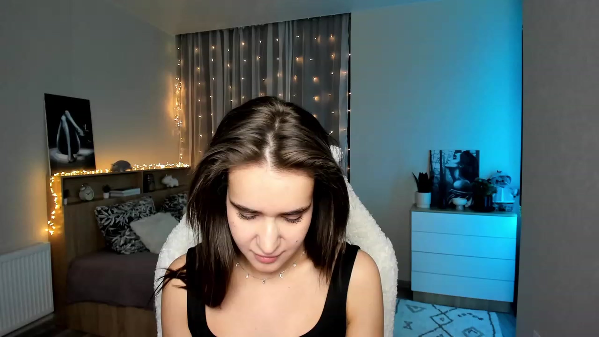 Gallery image thumbnail from Ellies_Smile's myfreecams stream on, 02/23/2024, 18:08 image 16 of 20