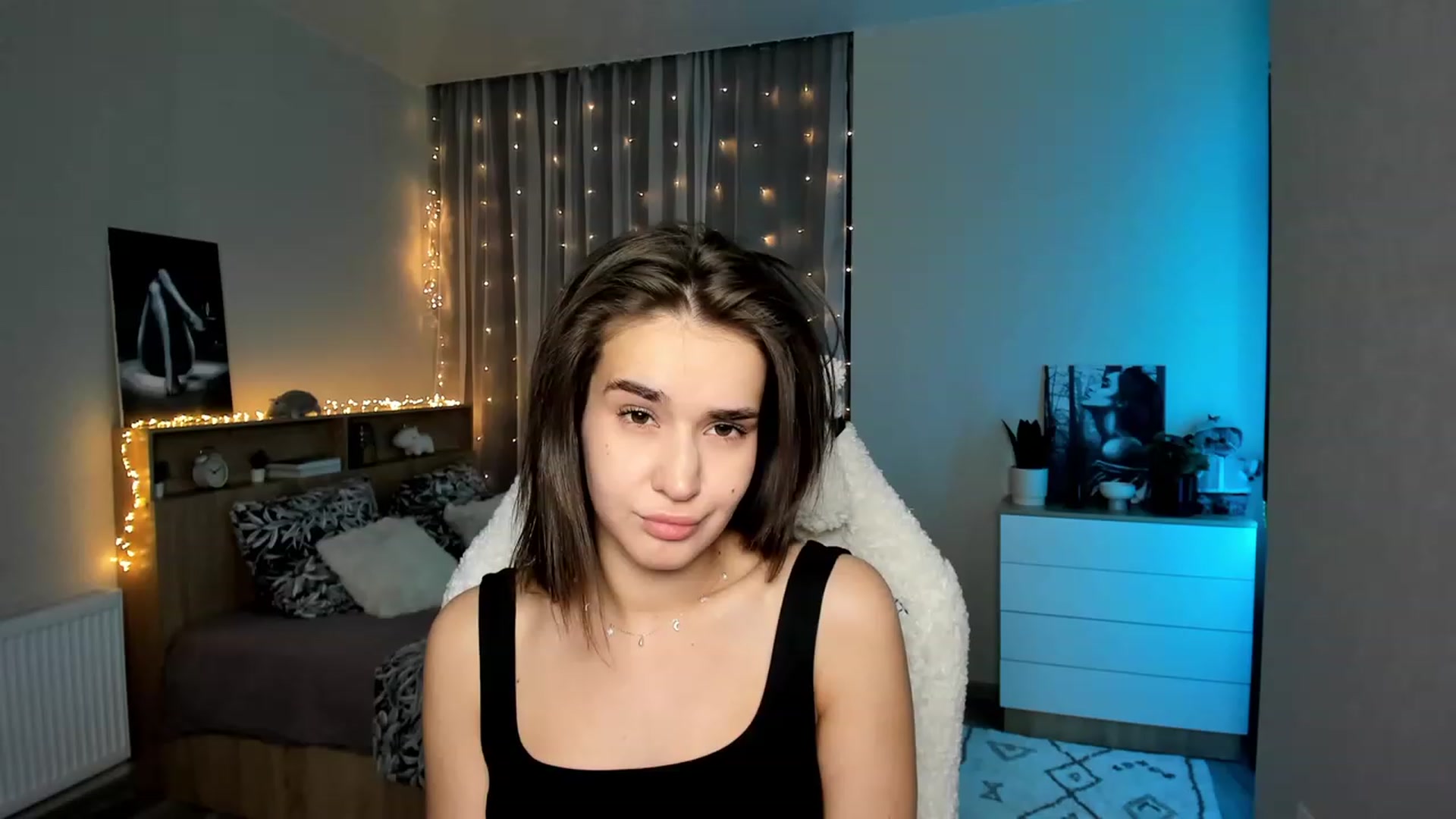 Gallery image thumbnail from Ellies_Smile's myfreecams stream on, 02/23/2024, 18:08 image 15 of 20