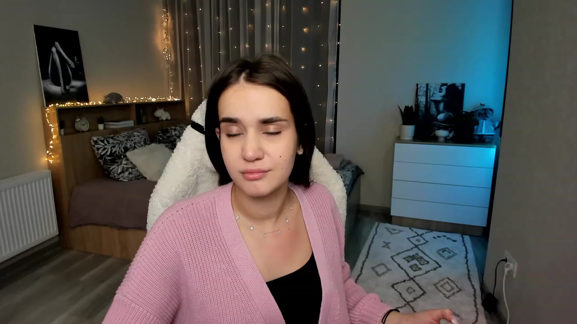 Gallery image thumbnail from Ellies_Smile's myfreecams stream on, 02/23/2024, 18:08 image 1 of 20