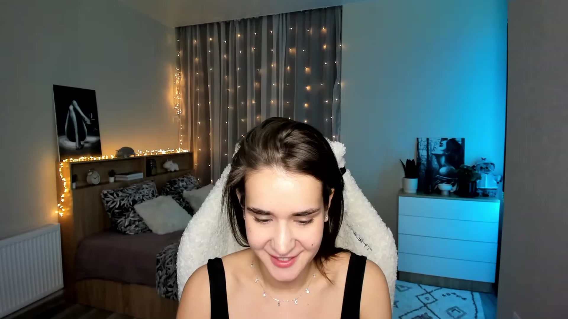 Gallery image thumbnail from Ellies_Smile's myfreecams stream on, 02/23/2024, 18:44 image 18 of 20