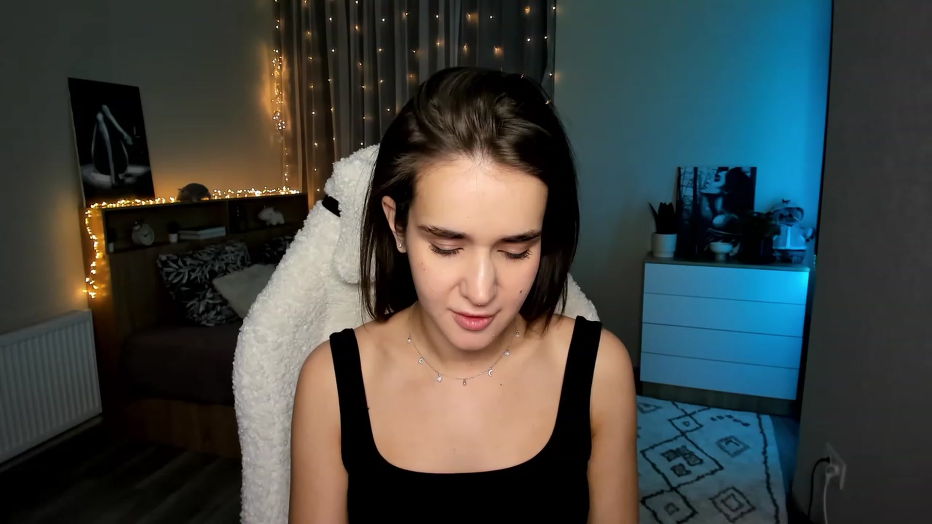 Gallery image thumbnail from Ellies_Smile's myfreecams stream on, 02/23/2024, 18:44 image 12 of 20