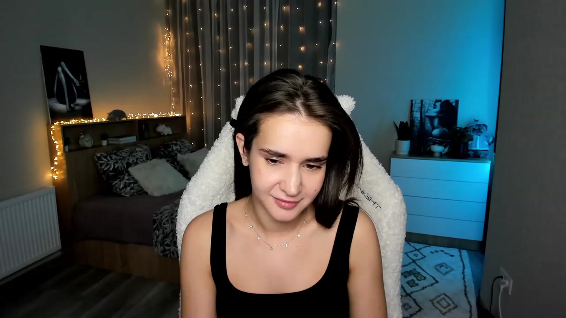Gallery image thumbnail from Ellies_Smile's myfreecams stream on, 02/23/2024, 18:44 image 8 of 20