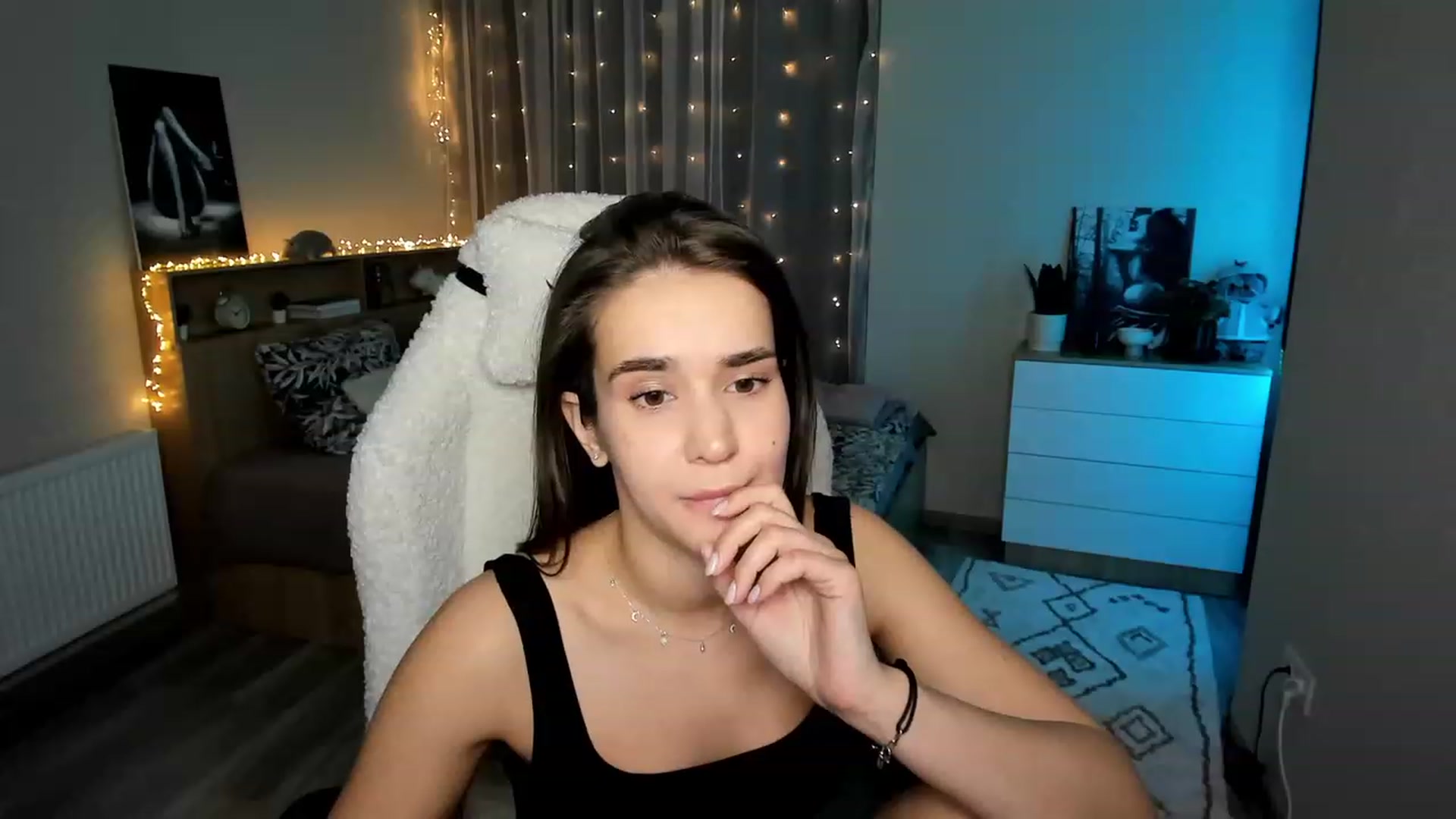 Gallery image thumbnail from Ellies_Smile's myfreecams stream on, 02/23/2024, 18:44 image 14 of 20