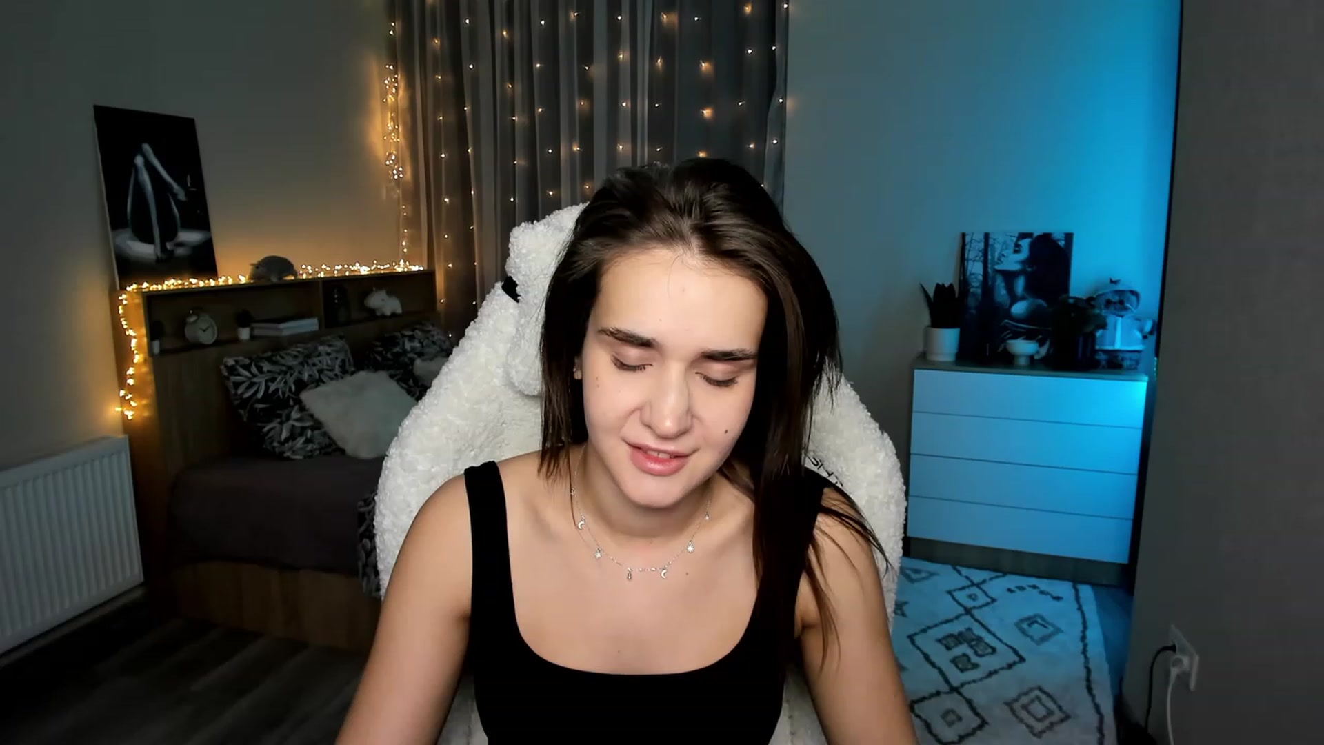 Gallery image thumbnail from Ellies_Smile's myfreecams stream on, 02/23/2024, 18:44 image 5 of 20