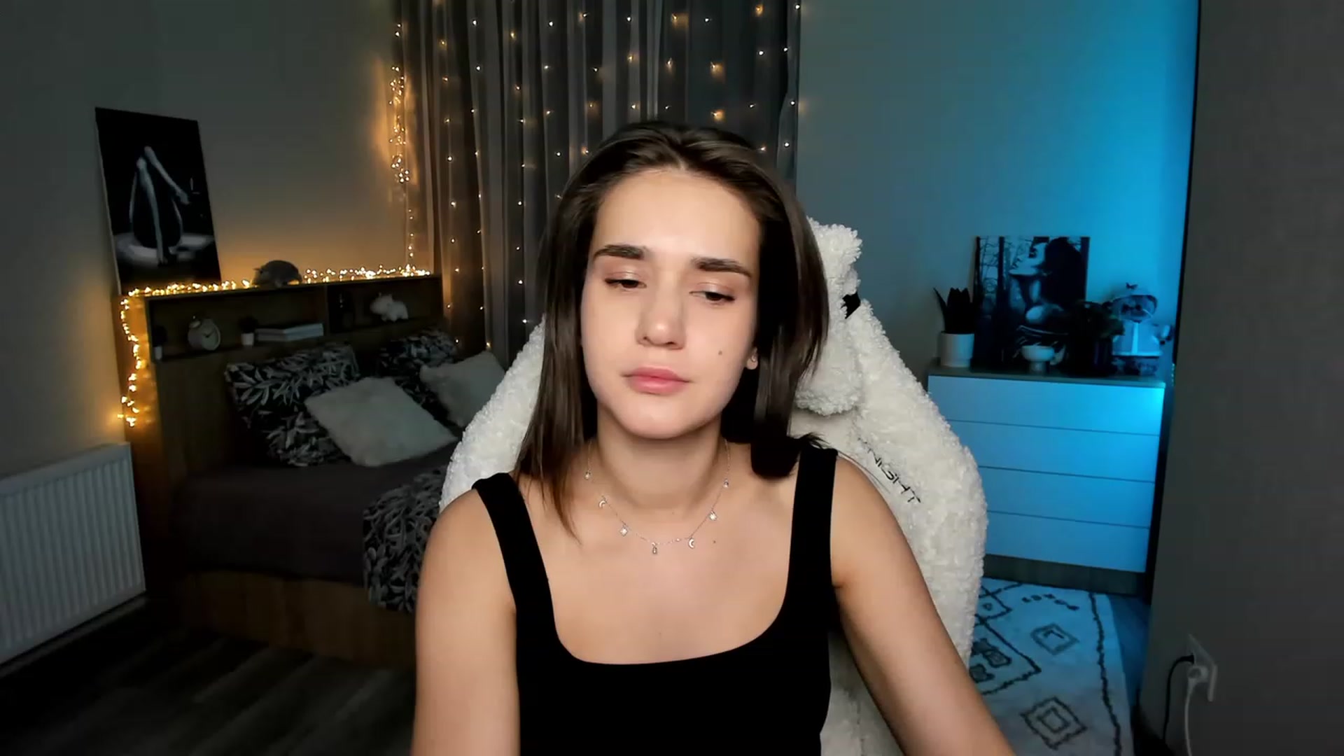 Gallery image thumbnail from Ellies_Smile's myfreecams stream on, 02/23/2024, 18:44 image 7 of 20