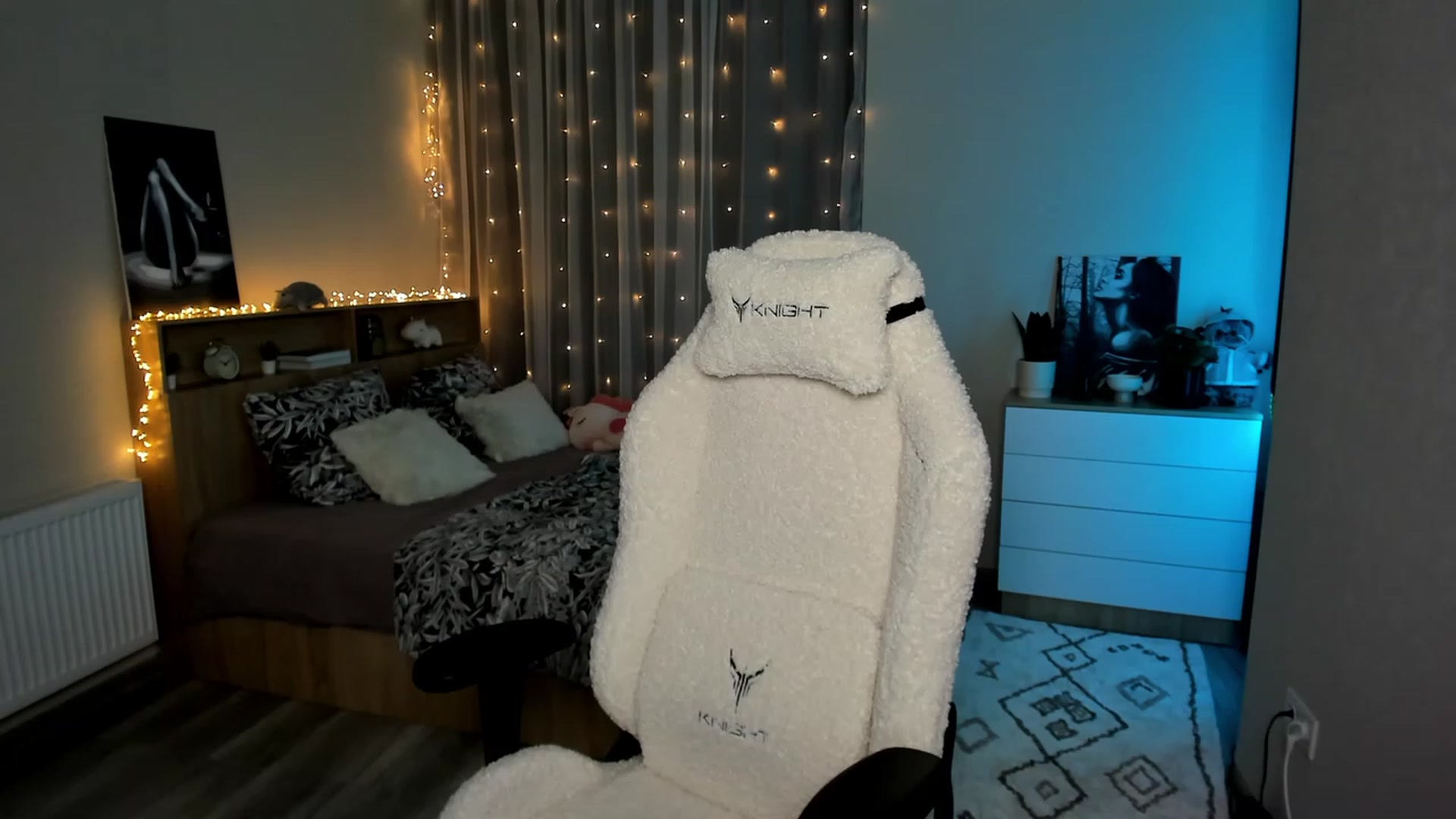 Gallery image thumbnail from Ellies_Smile's myfreecams stream on, 02/23/2024, 18:44 image 4 of 20