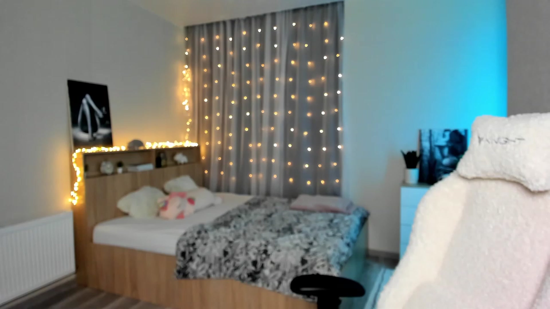 Gallery image thumbnail from Ellies_Smile's myfreecams stream on, 02/26/2024, 15:33 image 19 of 20
