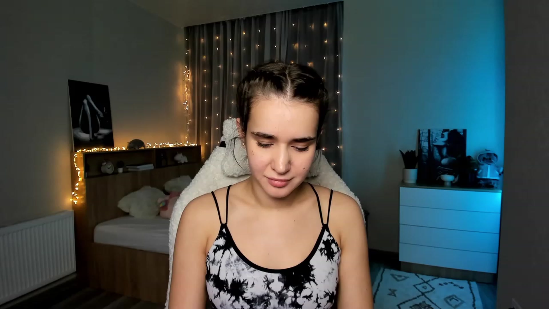 Gallery image thumbnail from Ellies_Smile's myfreecams stream on, 02/26/2024, 15:33 image 14 of 20
