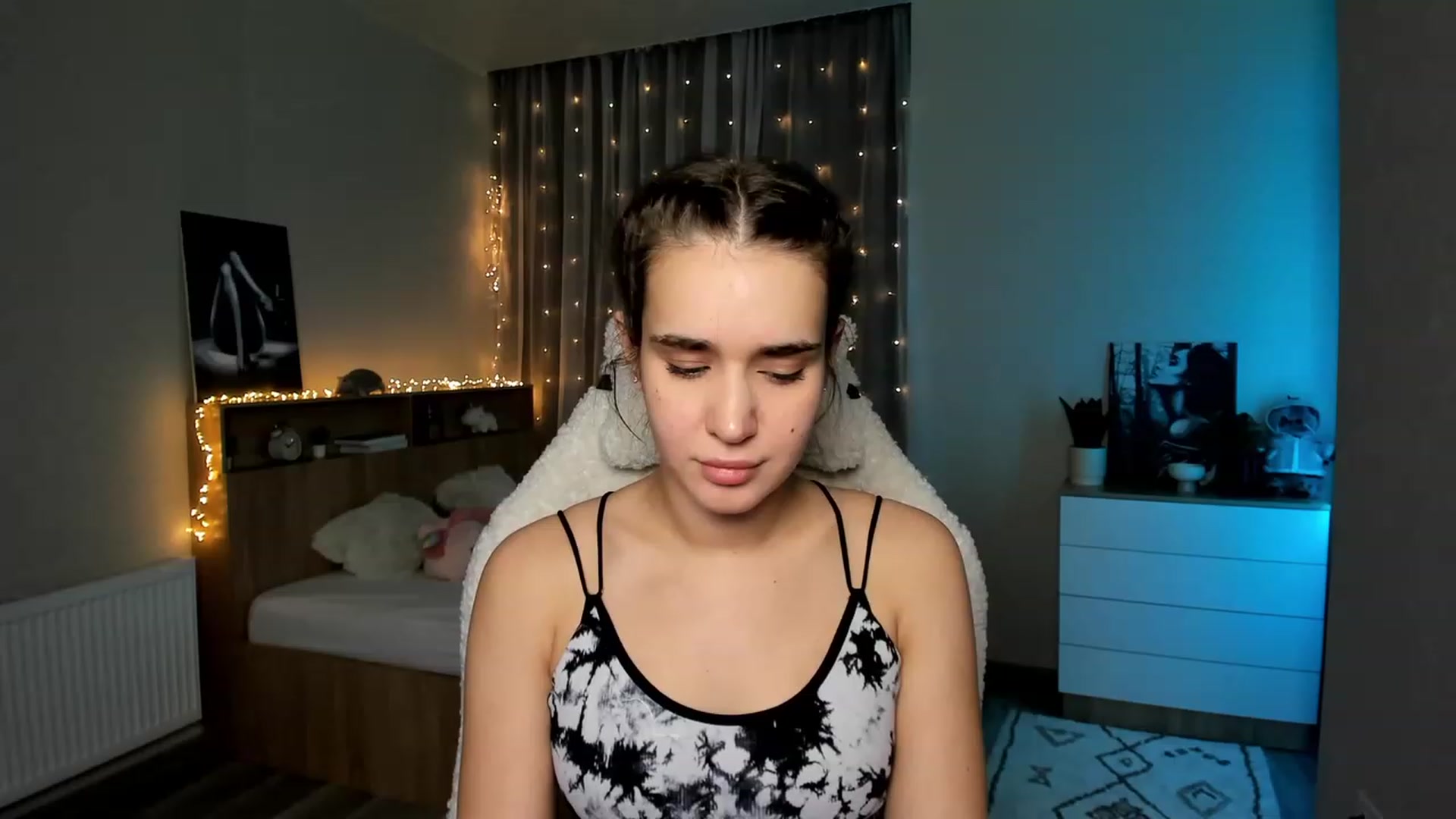 Gallery image thumbnail from Ellies_Smile's myfreecams stream on, 02/26/2024, 15:33 image 12 of 20