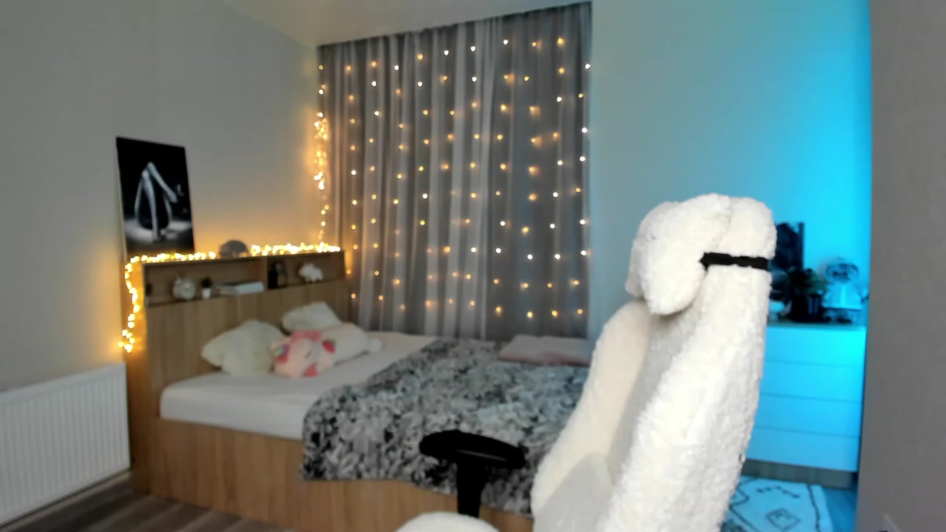 Gallery image thumbnail from Ellies_Smile's myfreecams stream on, 02/26/2024, 15:33 image 17 of 20