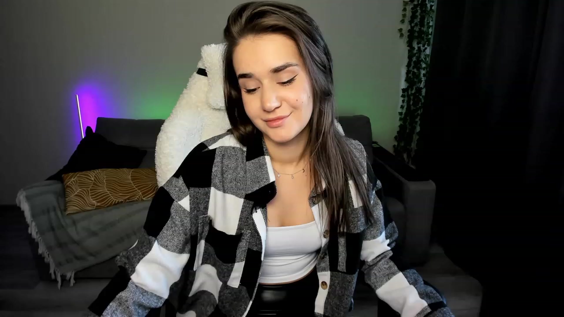 Gallery image thumbnail from Ellies_Smile's myfreecams stream on, 03/07/2024, 13:05 image 15 of 20