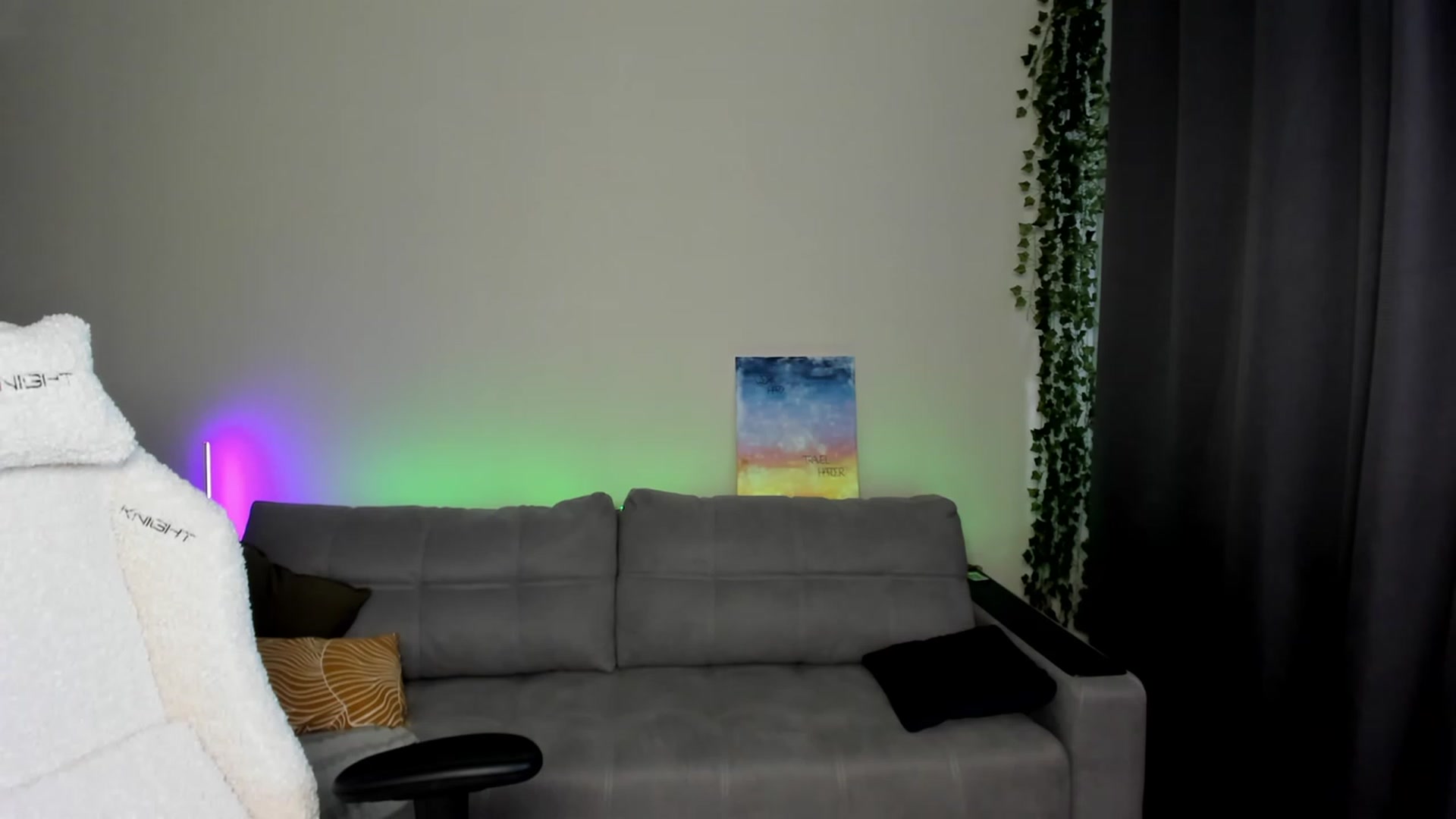 Gallery image thumbnail from Ellies_Smile's myfreecams stream on, 03/07/2024, 13:05 image 19 of 20