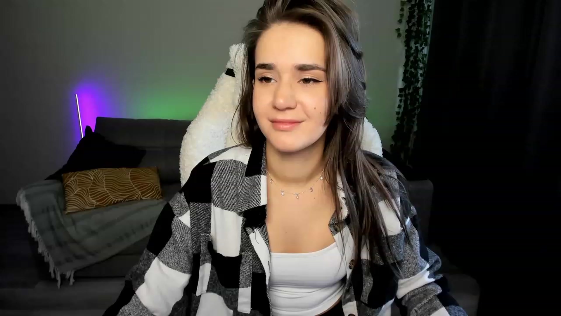Gallery image thumbnail from Ellies_Smile's myfreecams stream on, 03/07/2024, 13:05 image 13 of 20