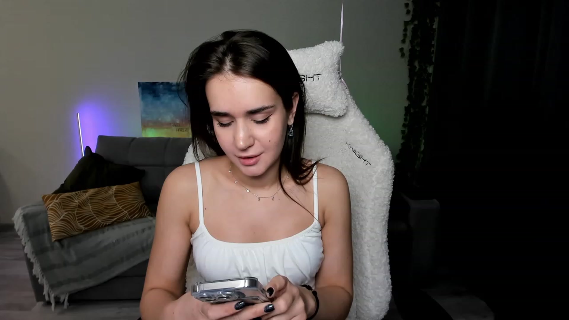 Gallery image thumbnail from Ellies_Smile's myfreecams stream on, 03/08/2024, 15:19 image 8 of 20