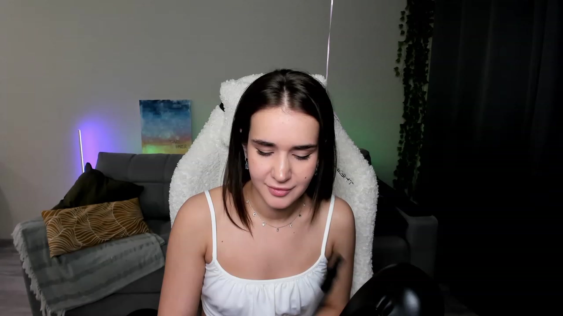 Gallery image thumbnail from Ellies_Smile's myfreecams stream on, 03/08/2024, 16:26 image 15 of 20