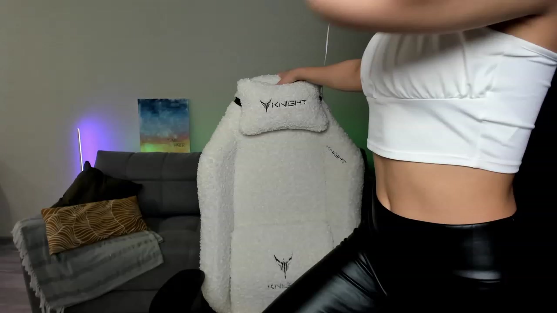 Gallery image thumbnail from Ellies_Smile's myfreecams stream on, 03/08/2024, 16:26 image 14 of 20