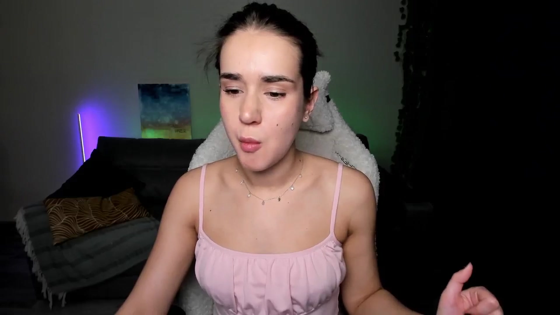 Gallery image thumbnail from Ellies_Smile's myfreecams stream on, 03/10/2024, 15:12 image 20 of 20
