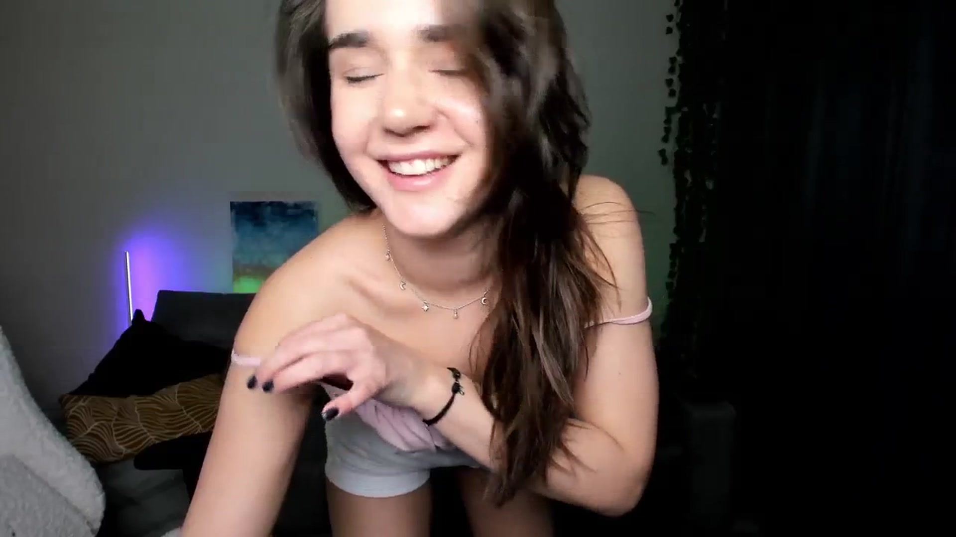 Gallery image thumbnail from Ellies_Smile's myfreecams stream on, 03/10/2024, 15:12 image 9 of 20