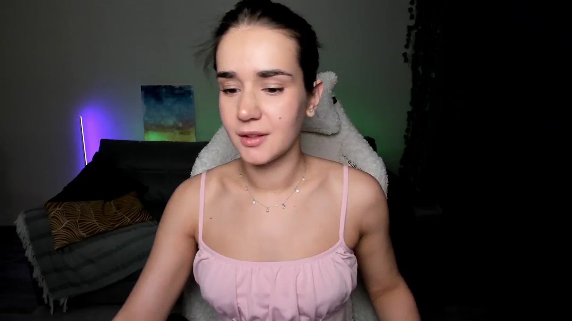 Gallery image thumbnail from Ellies_Smile's myfreecams stream on, 03/10/2024, 15:12 image 18 of 20