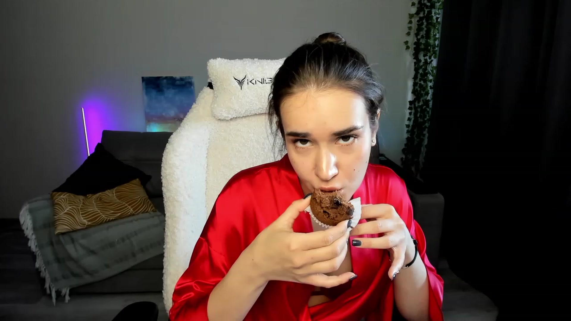 Gallery image thumbnail from Ellies_Smile's myfreecams stream on, 03/11/2024, 11:59 image 6 of 20