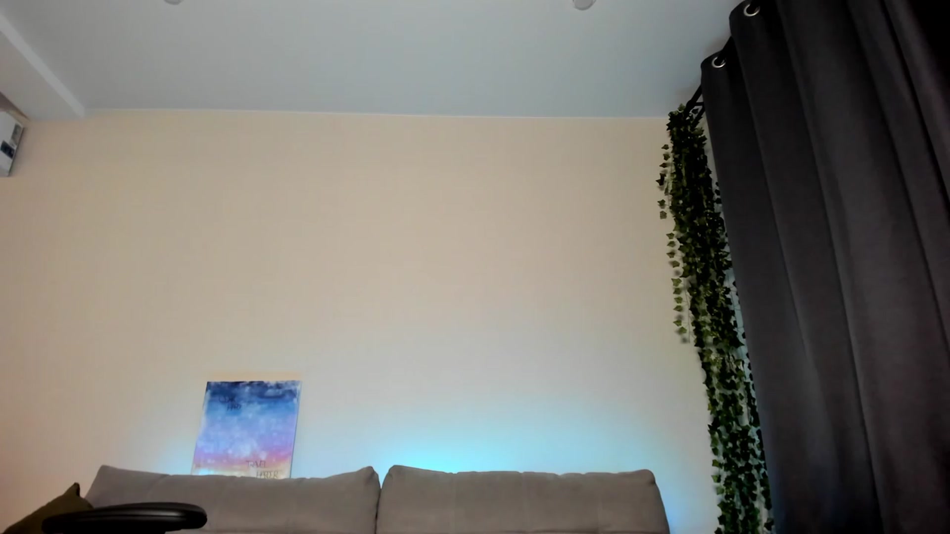 Gallery image thumbnail from Ellies_Smile's myfreecams stream on, 03/13/2024, 16:23 image 17 of 20