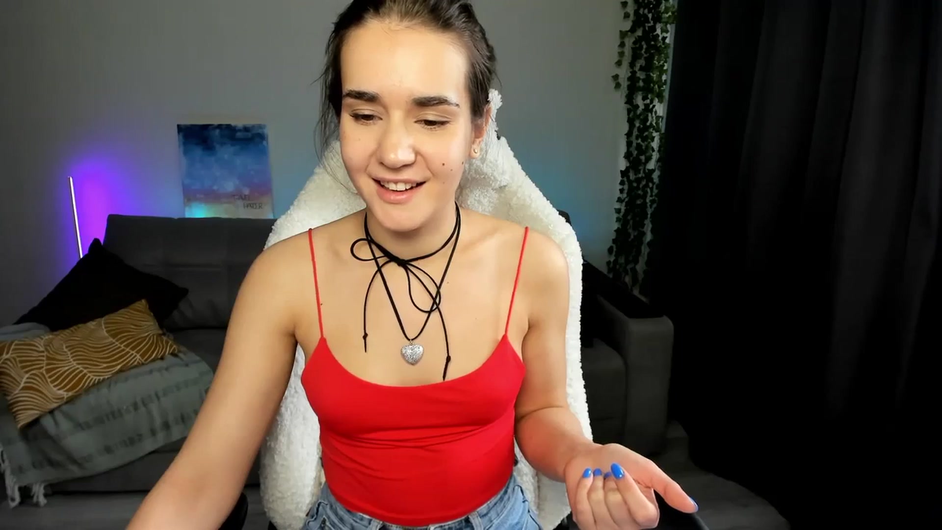 Gallery image thumbnail from Ellies_Smile's myfreecams stream on, 03/16/2024, 05:55 image 15 of 20