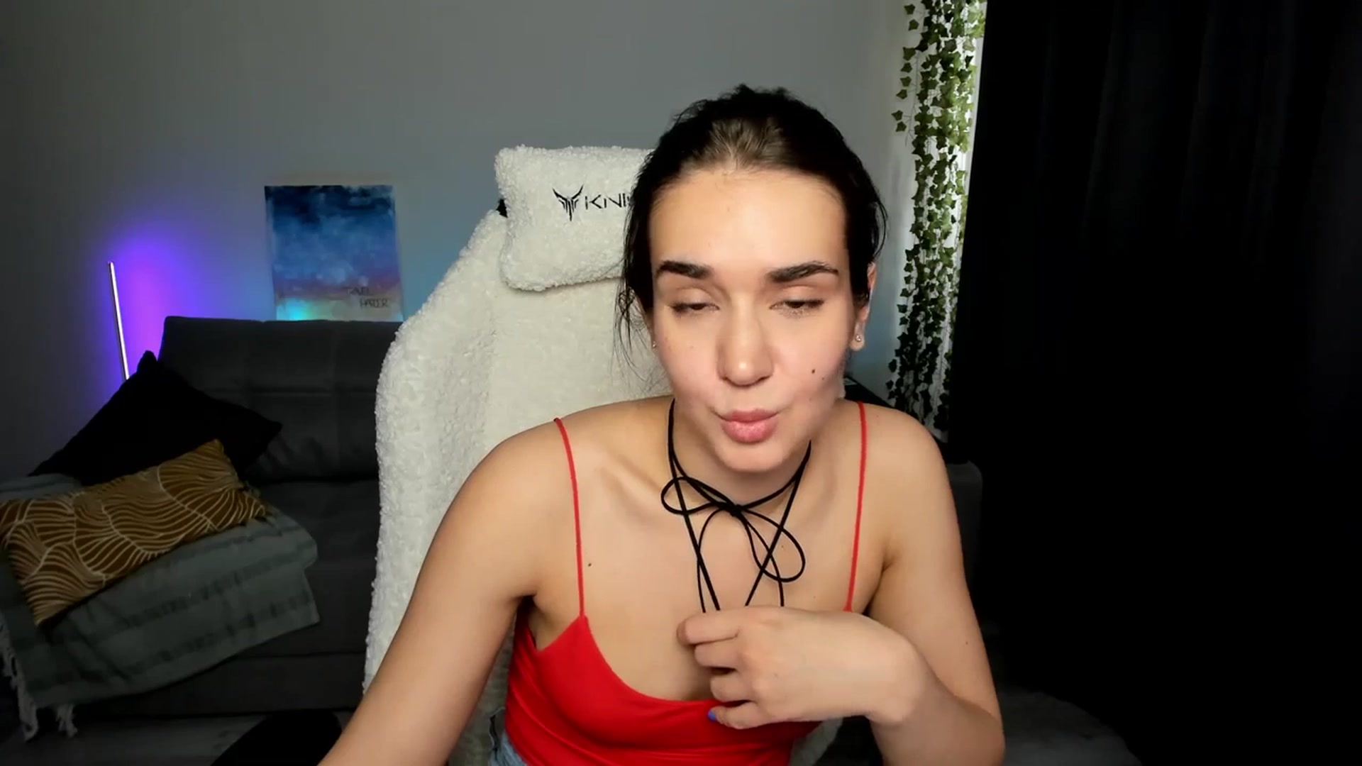Gallery image thumbnail from Ellies_Smile's myfreecams stream on, 03/16/2024, 07:37 image 7 of 20