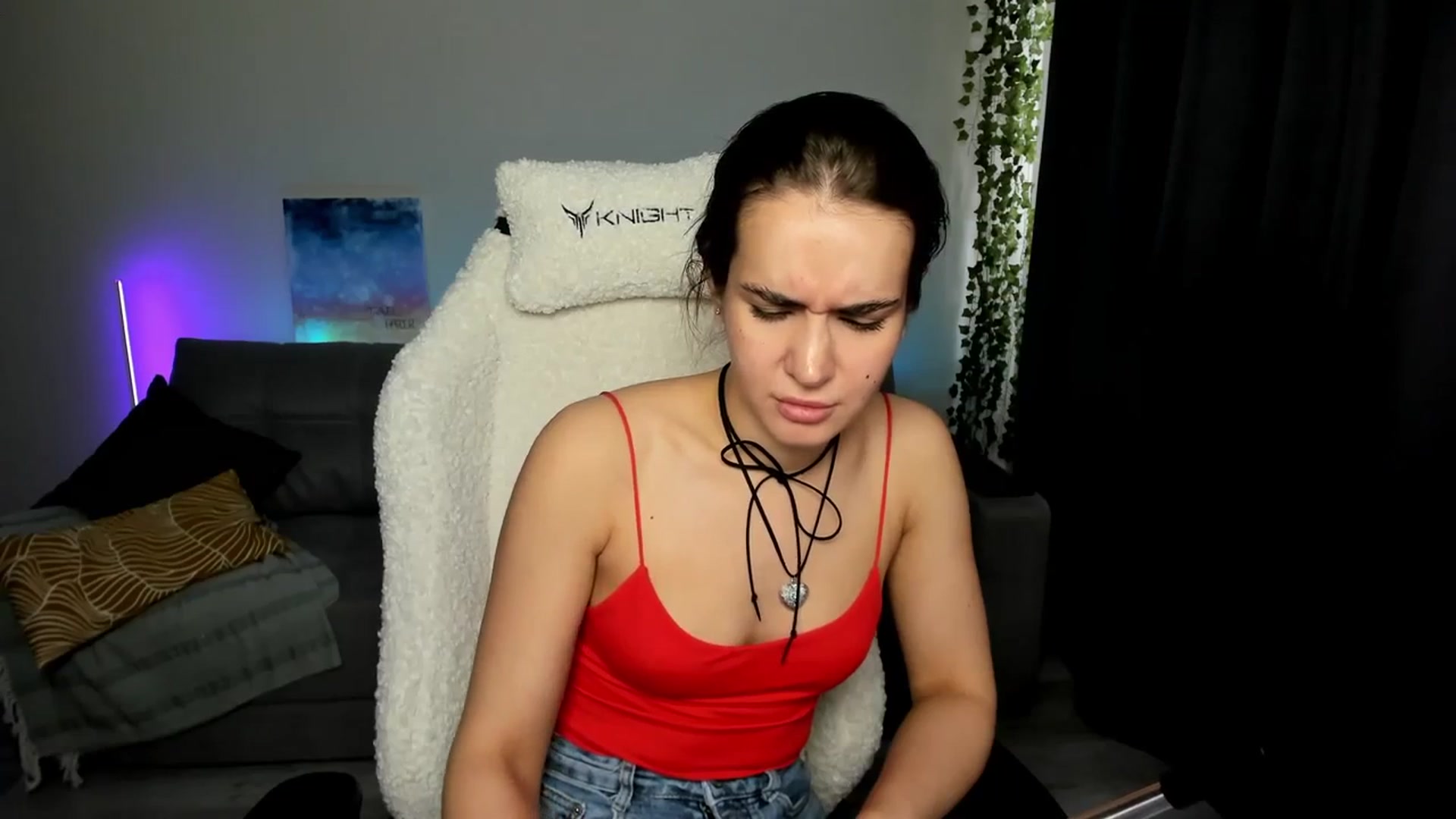 Gallery image thumbnail from Ellies_Smile's myfreecams stream on, 03/16/2024, 07:37 image 10 of 20