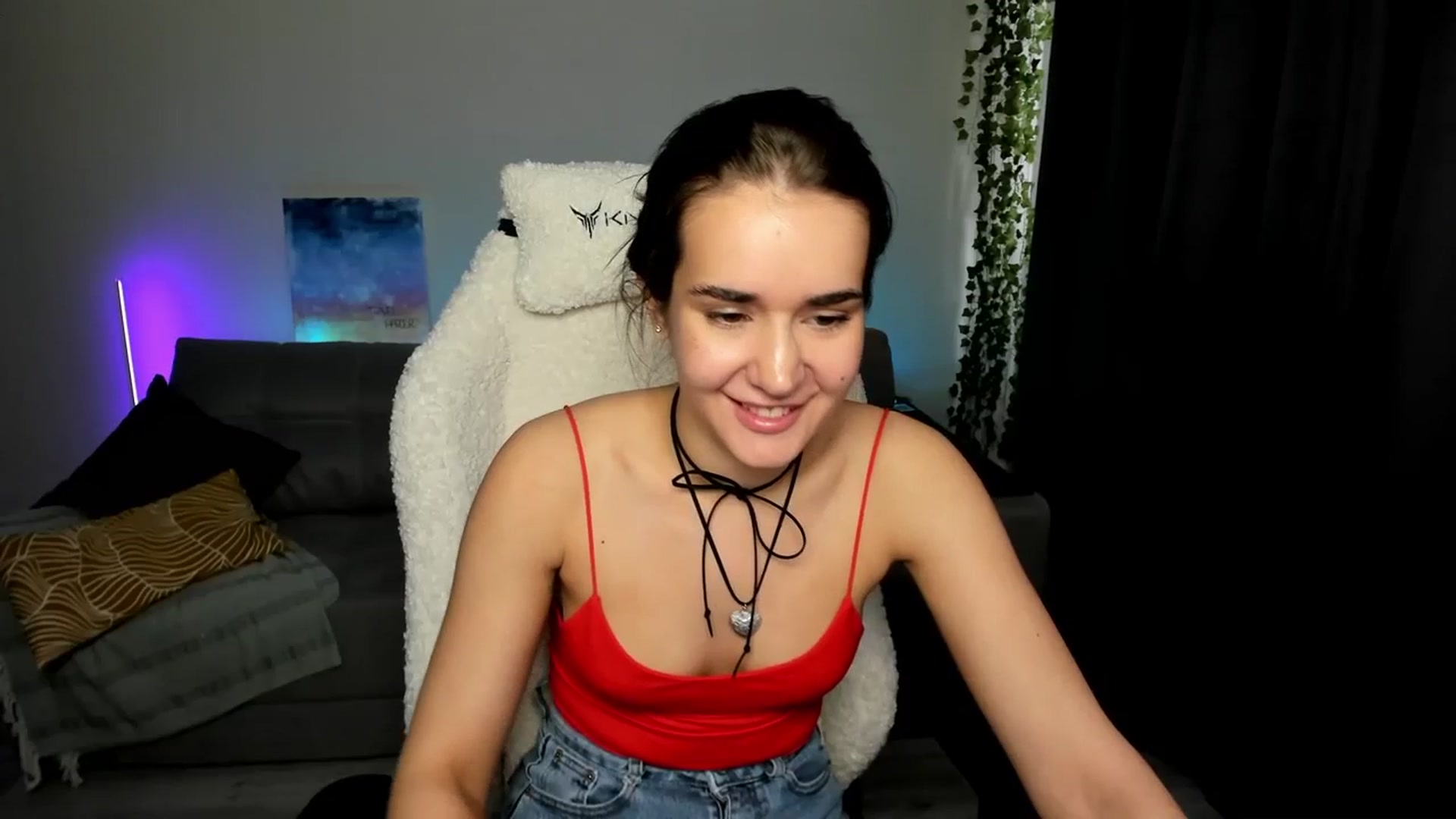 Gallery image thumbnail from Ellies_Smile's myfreecams stream on, 03/16/2024, 07:37 image 15 of 20