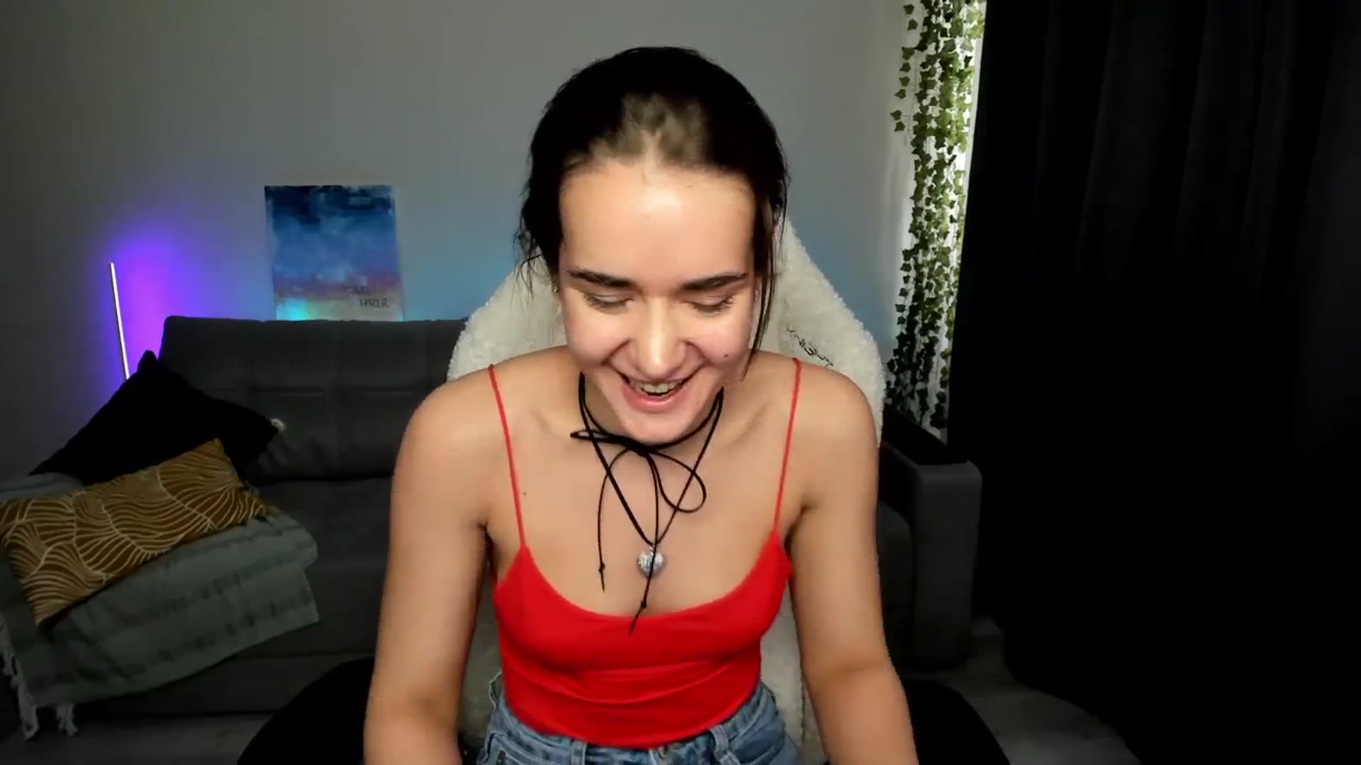 Gallery image thumbnail from Ellies_Smile's myfreecams stream on, 03/16/2024, 07:37 image 2 of 20