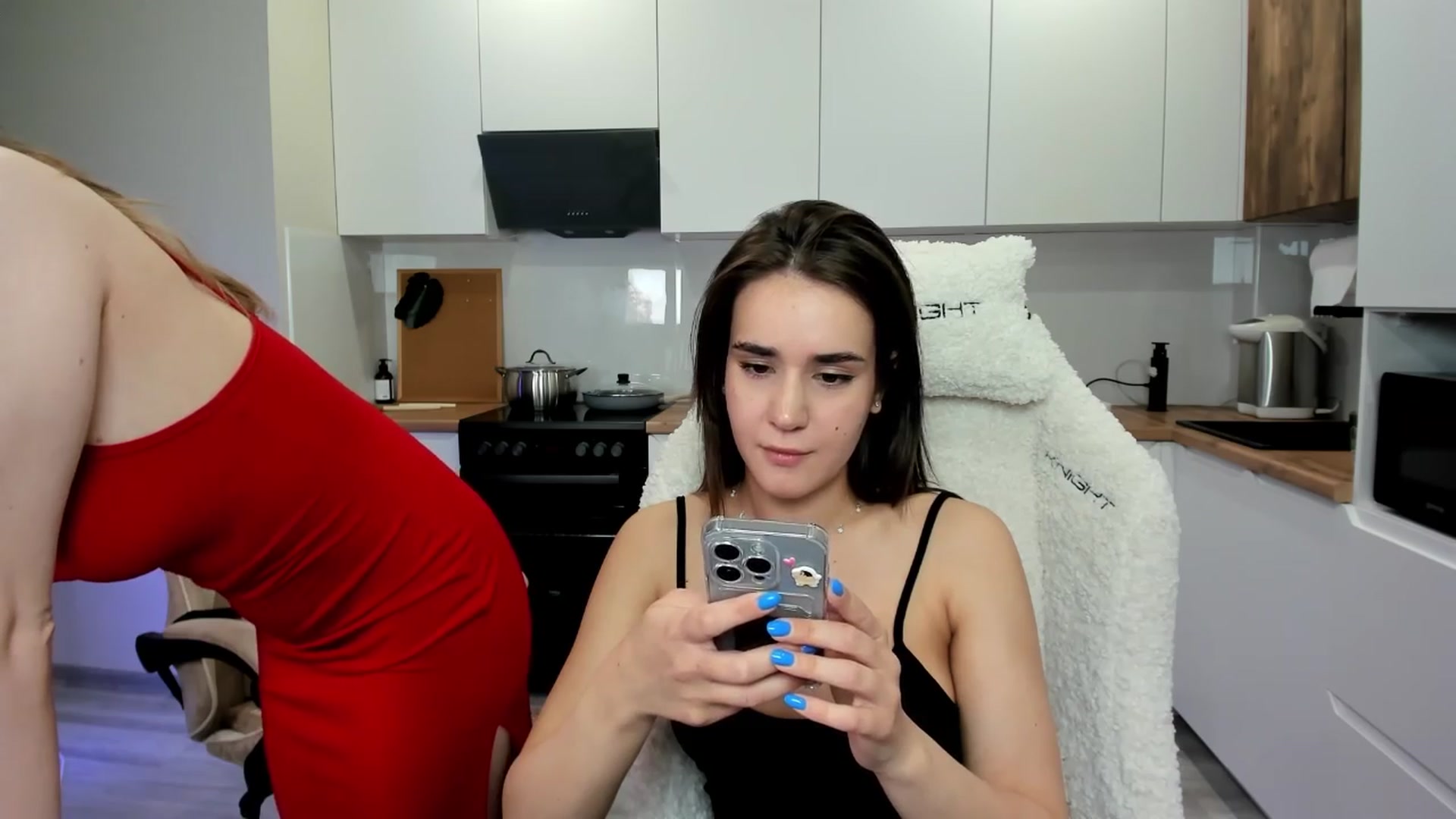 Gallery image thumbnail from Ellies_Smile's myfreecams stream on, 03/30/2024, 18:05 image 18 of 20