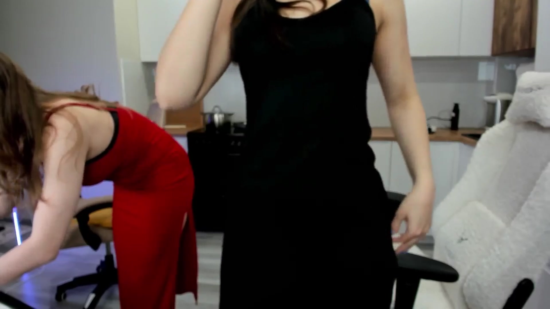 Gallery image thumbnail from Ellies_Smile's myfreecams stream on, 03/30/2024, 18:05 image 4 of 20