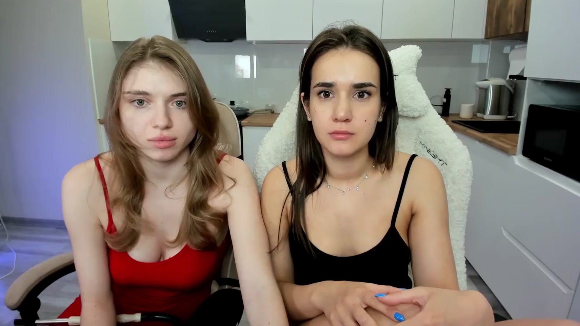 Gallery image thumbnail from Ellies_Smile's myfreecams stream on, 03/30/2024, 23:48 image 12 of 20