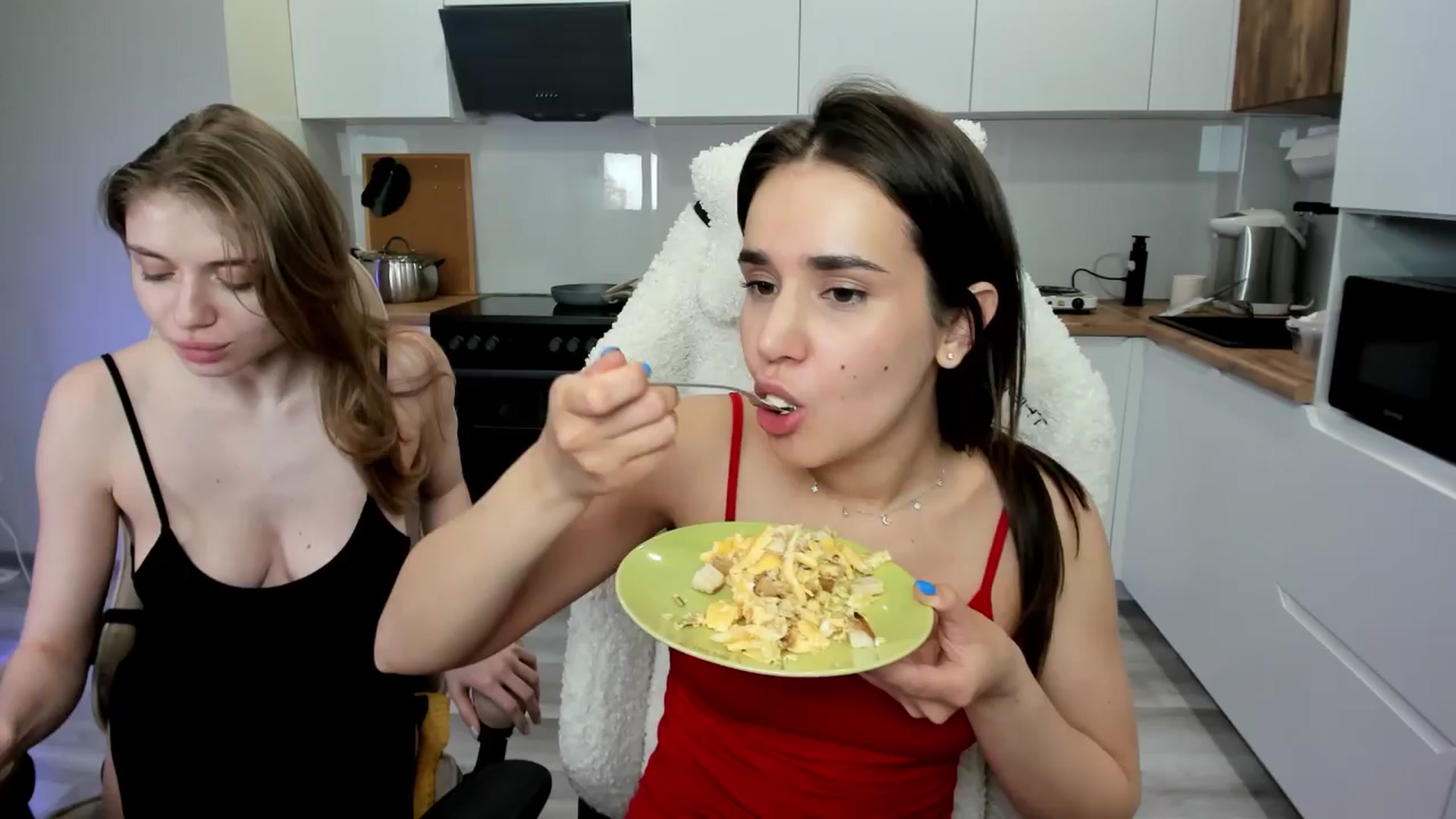 Gallery image thumbnail from Ellies_Smile's myfreecams stream on, 03/31/2024, 02:32 image 15 of 20