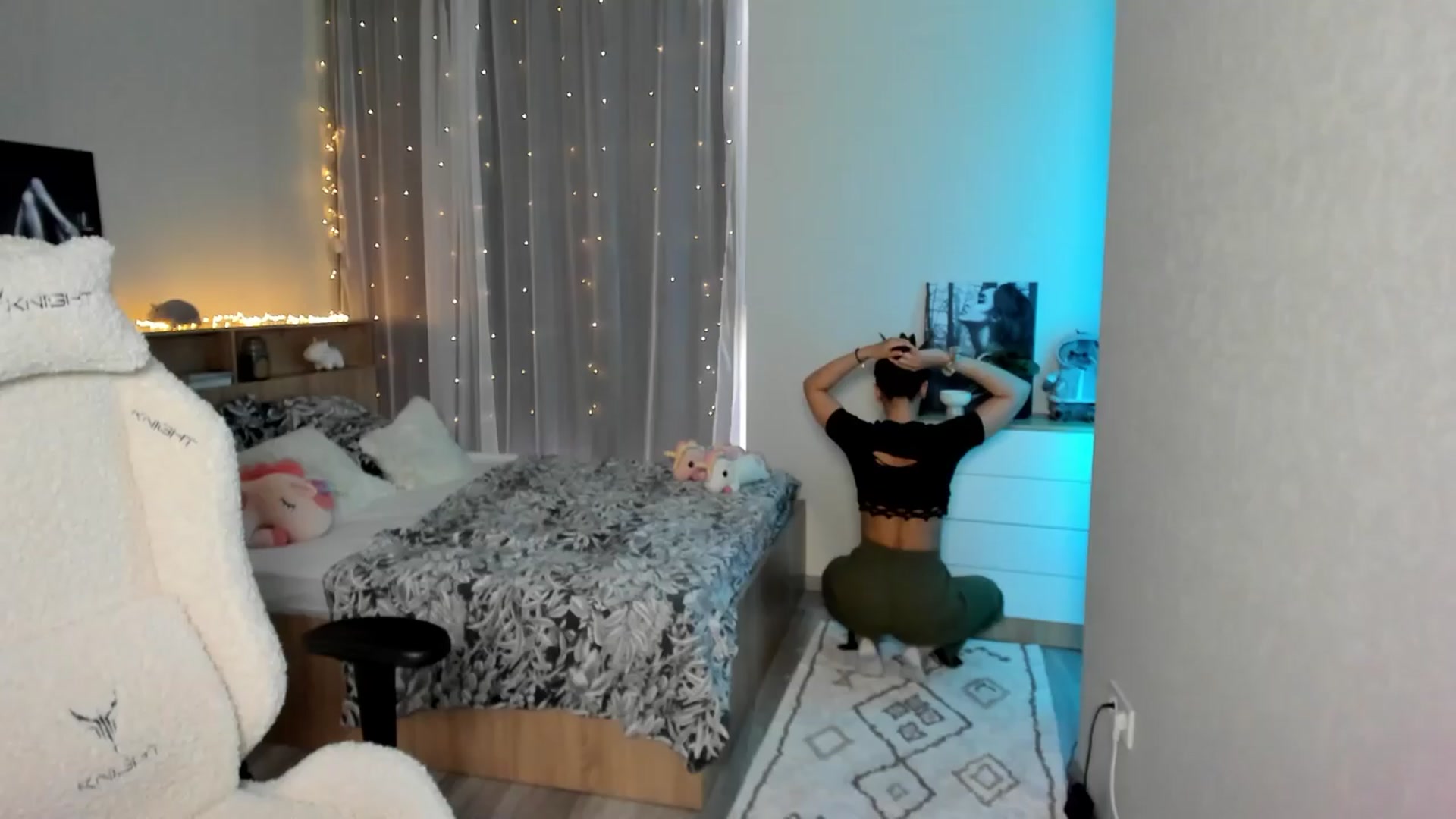 Gallery image thumbnail from Ellies_Smile's myfreecams stream on, 04/07/2024, 14:27 image 13 of 20