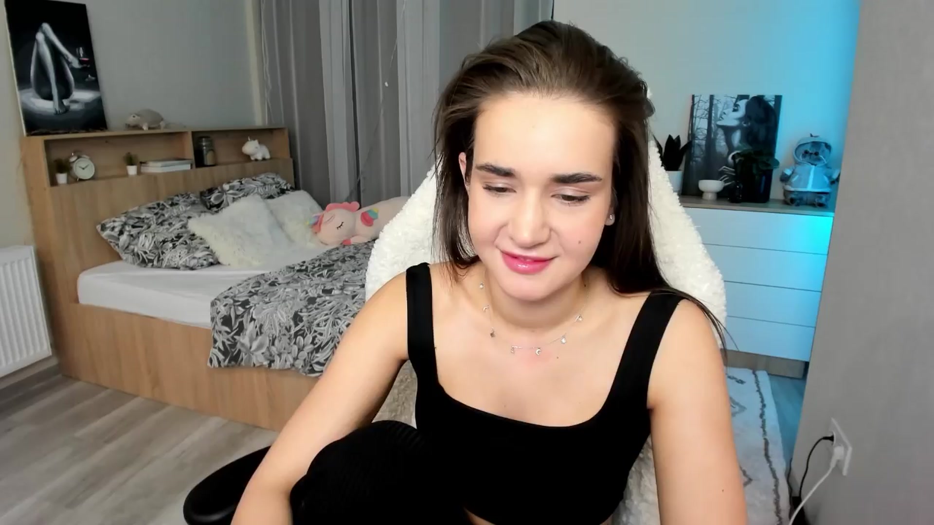 Gallery image thumbnail from Ellies_Smile's myfreecams stream on, 04/12/2024, 16:25 image 4 of 20