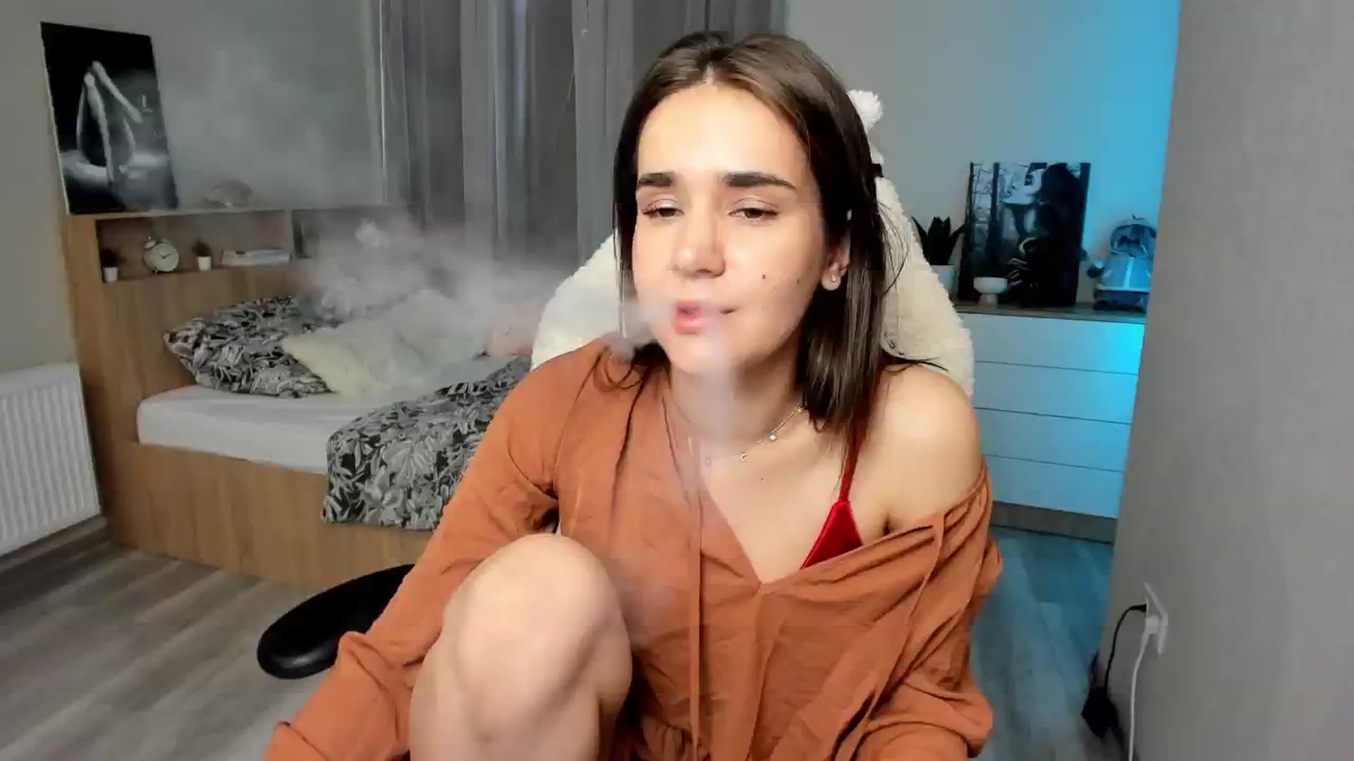 Gallery image thumbnail from Ellies_Smile's myfreecams stream on, 04/17/2024, 15:14 image 11 of 20
