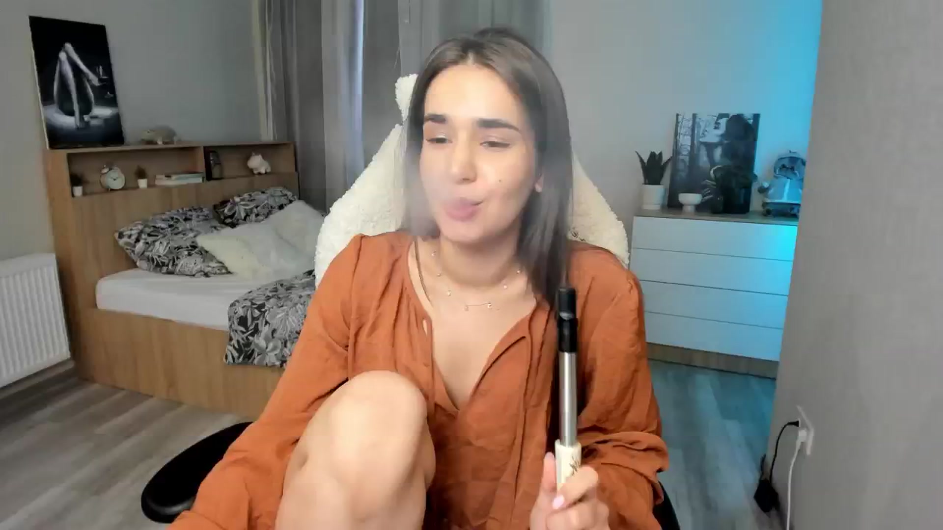 Gallery image thumbnail from Ellies_Smile's myfreecams stream on, 04/17/2024, 15:14 image 16 of 20