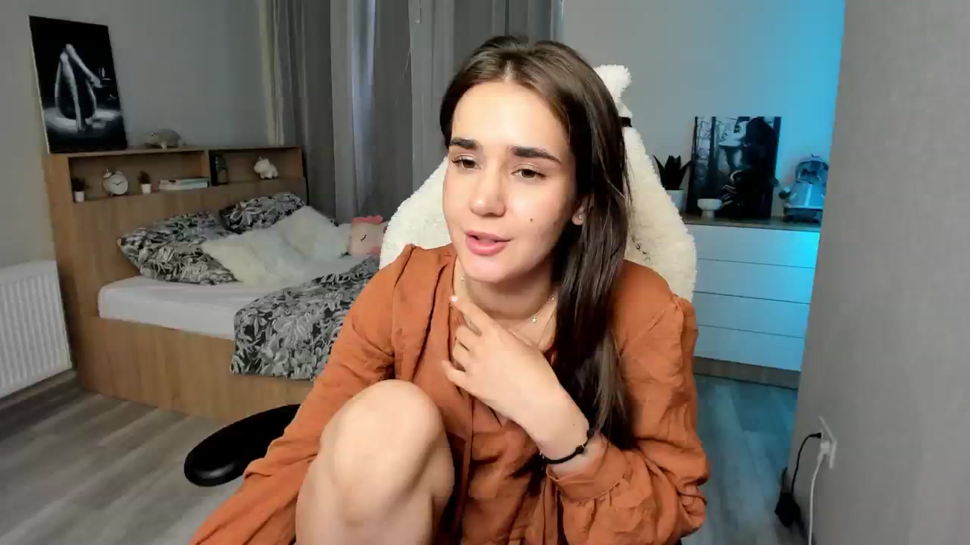 Gallery image thumbnail from Ellies_Smile's myfreecams stream on, 04/17/2024, 15:14 image 13 of 20