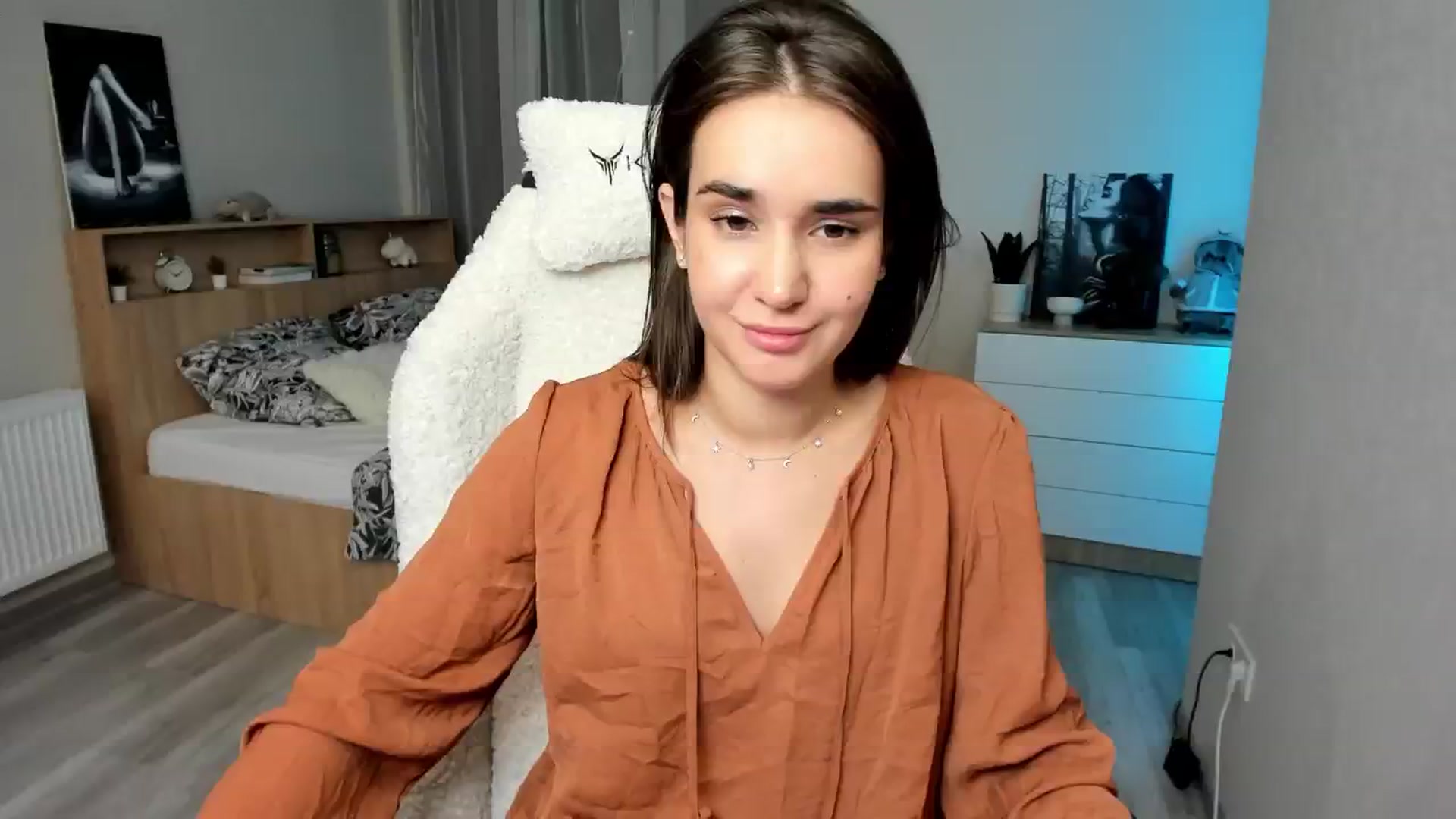 Gallery image thumbnail from Ellies_Smile's myfreecams stream on, 04/17/2024, 15:14 image 7 of 20