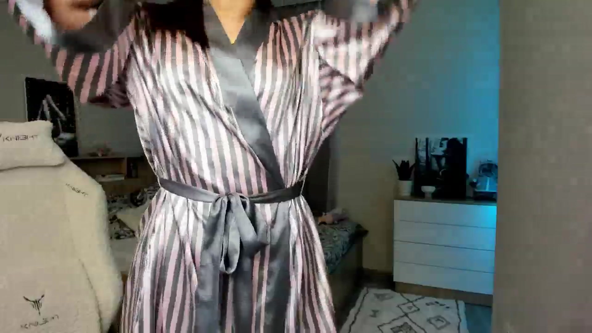 Gallery image thumbnail from Ellies_Smile's myfreecams stream on, 04/21/2024, 14:06 image 15 of 20